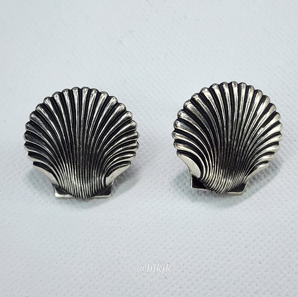 Vintage Beau Sterling Silver Seashell Screwback Earrings